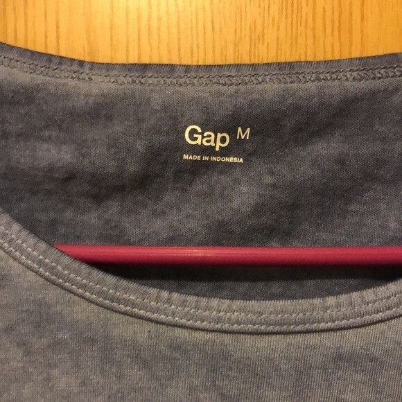 Gap long sleeve size medium blue Ombre with front pocket - Picture 2 of 7